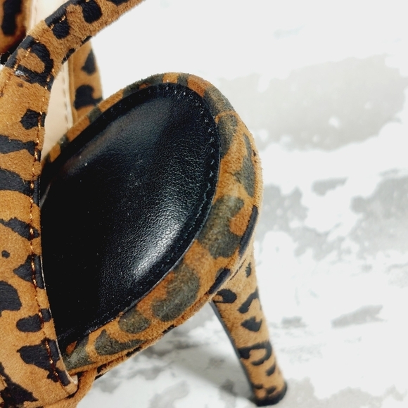 NEW Charles David Vinnie Leopard Print High Heeled Buckle Sling Back Sandal M915 - Picture 11 of 13
